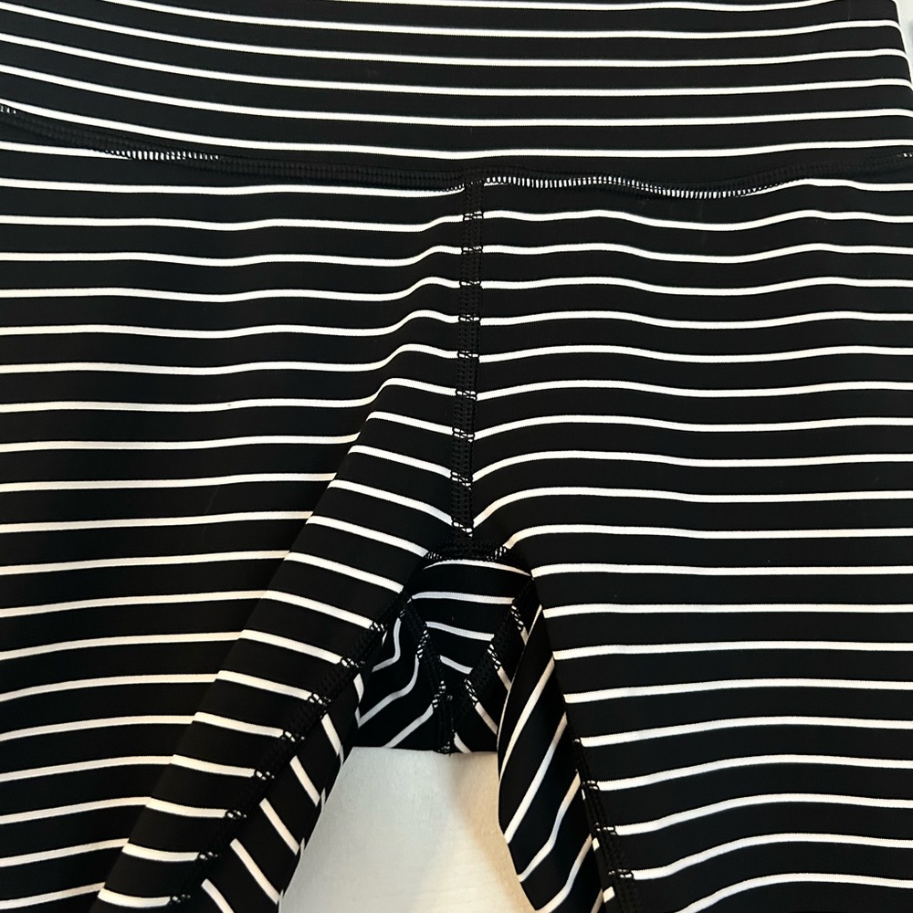 lululemon Black and White Striped Leggings - Picture 5 of 6
